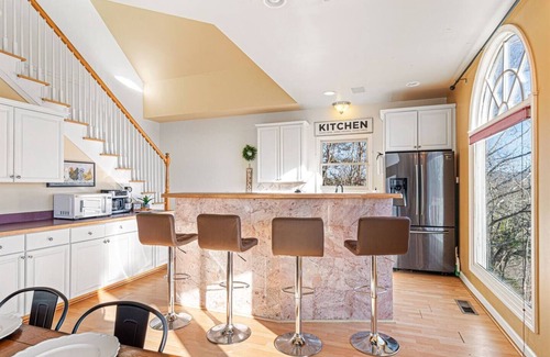 Ellijay House | River Castle Retreat | Fairytale Views & Stay