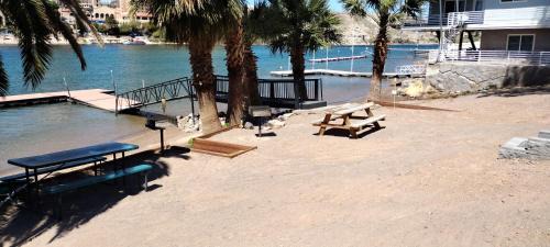 Bullhead City Apartment | River Escape