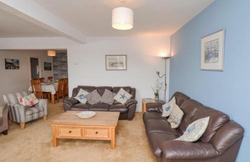 Whitby House | River Forge