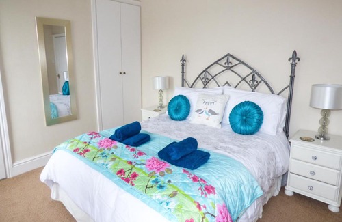 Whitby House | River Forge