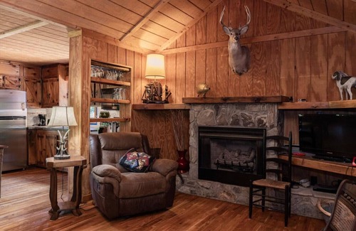 Deep Gap Cabin | RIVER FRONT! *Hot tub* 4 acres! Pets OK