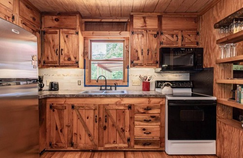 Deep Gap Cabin | RIVER FRONT! *Hot tub* 4 acres! Pets OK