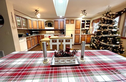 Center Ossipee House | River front house with HOT TUB!