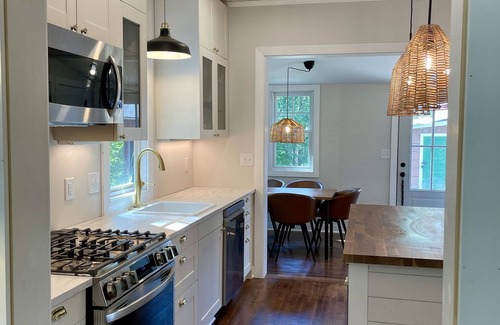 Wittenberg House | River Front l Dog Friendly l King Bed l Gourmet Kitchen l Fishing l Trout Stream