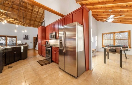 Ellijay Cabin | River Front! Mins 2 Blue Ridge & Ellijay|Hot Tub
