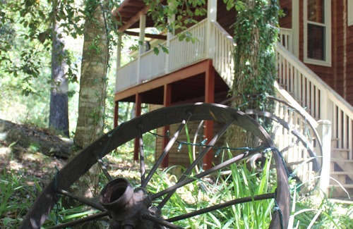Cleveland House | River Front Property, Local Wineries, fun and relaxing, Enjoy sounds of River