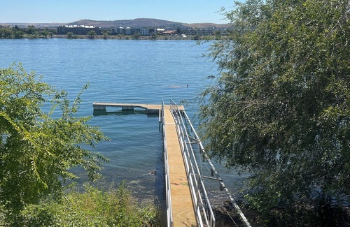 Tri-Cities House | River Front Property with Boat Dock, basketball court BBQ and View