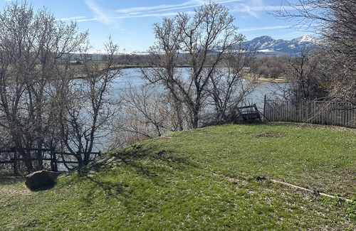 Cascade House | River front vacation rental in the heart of Cascade!