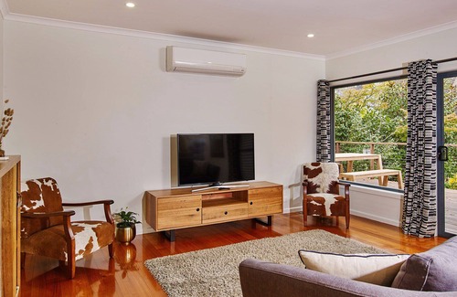 Bright House | River Frontage, boutique accommodation