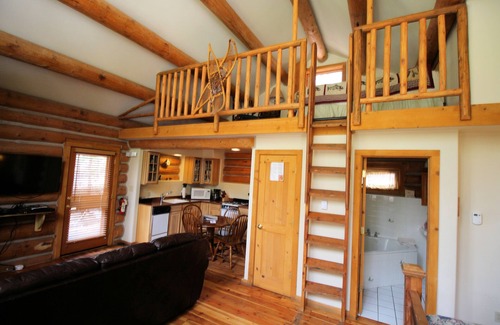 Greer Cabin | River Haven Loft managed by Cabin Butler