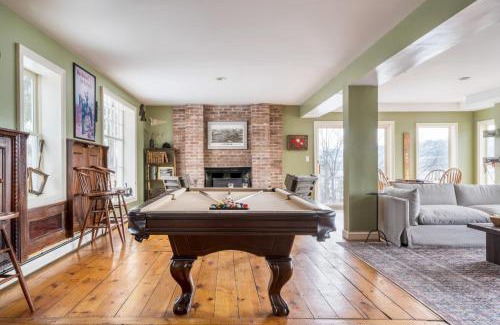 Catskill House | River House by AvantStay Historic Secluded Estate on the Hudson River w Pool Sleeps 24