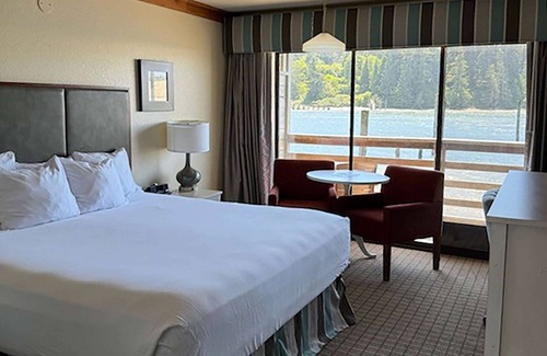 Florence Hotel | River House Inn, a Baymont by Wyndham