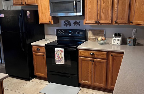 Gulfport House | River House with 3 BR, sleeps 10, in Gulfport on the Biloxi River with boat dock