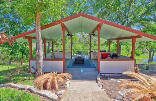 Martindale House | River Houzz in Martindale