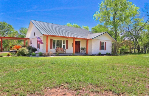 Martindale House | River Houzz in Martindale