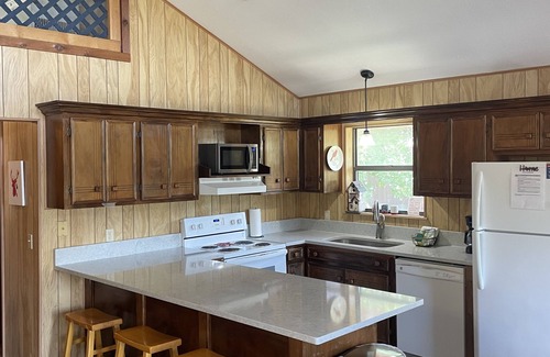 Leakey House | RIVER IS YOUR BACKYARD!