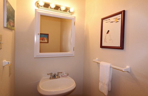 Red River Condo | "River John" Prime Riverfront Townhouse! 1 block to ski-in town! WIFI, pet friendly