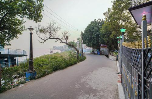 Basirhat Hotel | River Leaf Inn