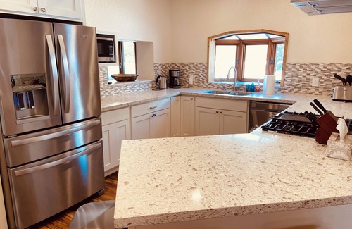 Cooper Landing Cabin | River Lodge - Spacious family cabin on the Kenai River