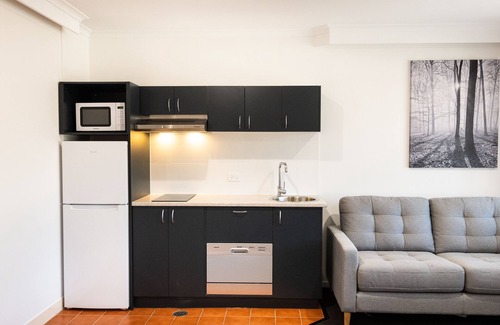 Queanbeyan East Hotel | River Motel