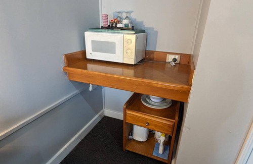 Queanbeyan East Hotel | River Motel