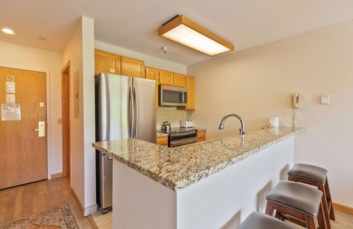 Historic District Condo | River Mountain Lodge Galena Gulch Condo: Ski-In, Downtown Breck