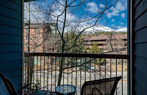 Historic District Condo | River Mountain Lodge Galena Gulch Condo: Ski-In, Downtown Breck