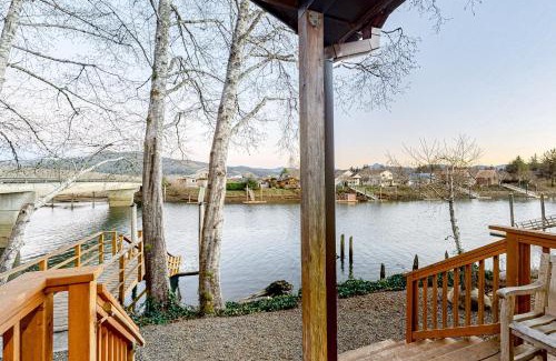Nehalem House | River Otter