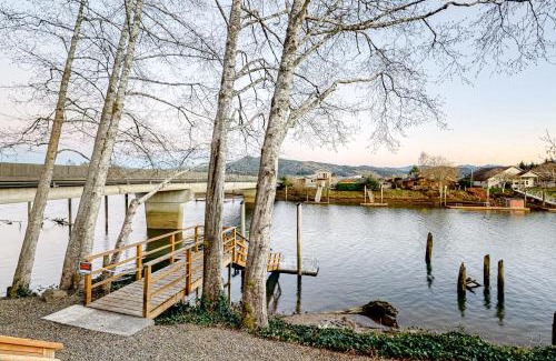 Nehalem House | River Otter