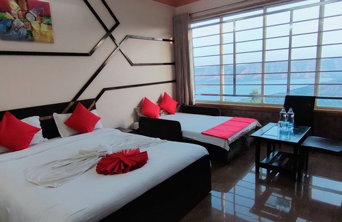Panchgani Hotel | River Palace