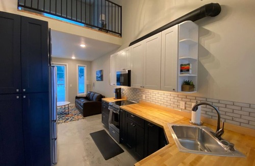 Fairbanks House | River Rest 2: On river, prime location in town.