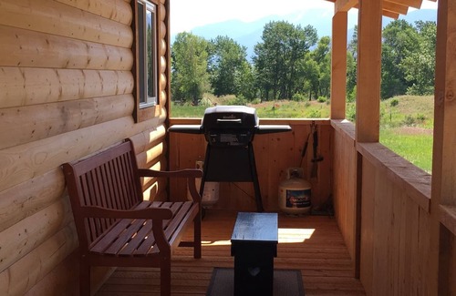 Silver Star Cabin | River Rest Luxury Cabin - The Beaverhead. Beautiful River and Mountain Views!