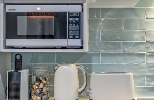Noosaville House | River Rest on Munna - Pet friendly, walking distance to river