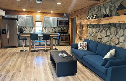 Keene Cabin | River Retreat: Private Cabin Getaway on the Bourbon Trail