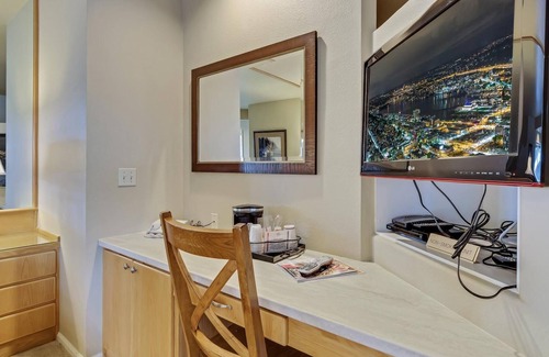 Century West Condo | River Ridge 331b