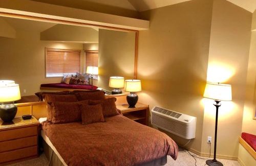 Century West Apartment | River Ridge 416B
