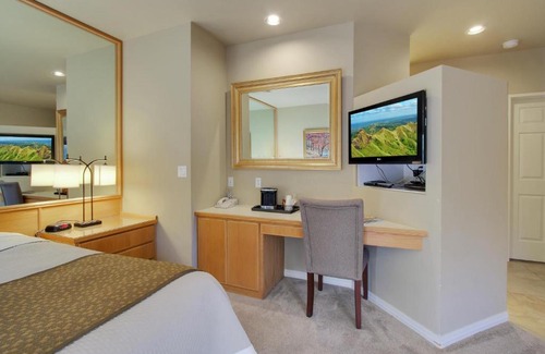 Century West Hotel | River Ridge Suite