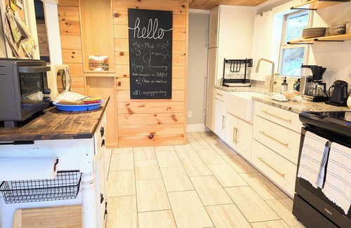 Boone Cottage | River + Rock Cottage : the Mountains Are Calling