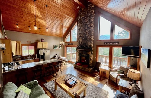 Packwood Cabin | River Rock Mountain Cabin | 3 Bed, 2 Bath