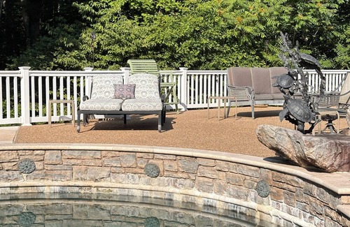 Fredericksburg House | "River Rock Villa: Privacy, Infinity Pool, River Hiking Where Luxury Awaits You"