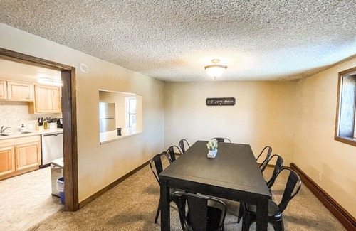 Cascade-Chipita Park House | River Rocks Retreat | Hot Tub | Fire Pit | Views!