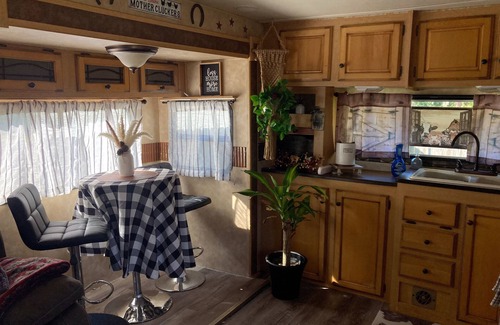 Homosassa House | River Round Up, Cozy RV in Amazing Homosassa with AC, WiFi
