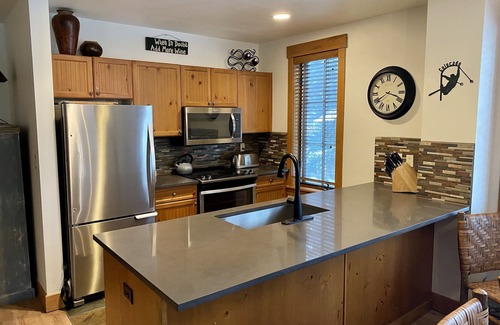 River Run Condo | River Run ~ Close To Gondola ~ Main Level ~ Walk Out To Pool & Hot Tub