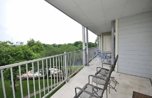 New Braunfels Condo | River Run Condos-Comal River-New Braunfels 202A