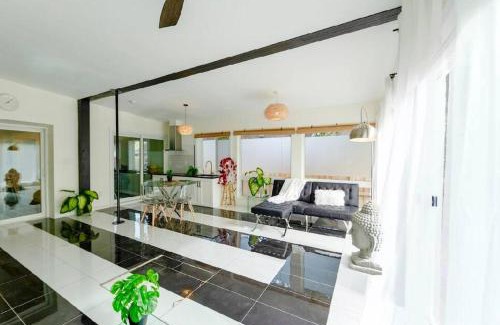 Belleville House | River Runs Through It