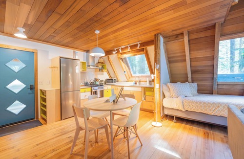 Gold Bar Cabin | River Runs Through this secluded A-Frame, hot tub