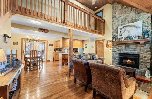 Branson West Cabin | River's Creek Cabin