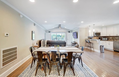 Harbor House House | River's Edge: 15% Off Special Until Nov 30!