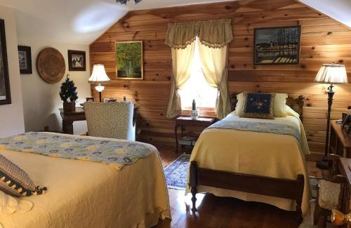 Todd Bed & Breakfast | River ' s Edge Inn