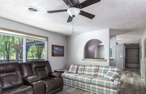 Blanco House | "River's Edge Lodge" Fly Fishing on the San Juan River near Quality Waters.
